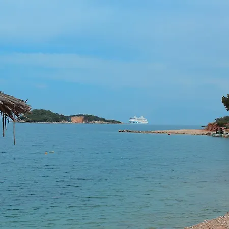 Mustafaraj * Ksamil