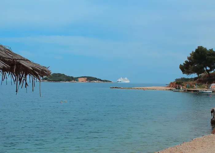 Mustafaraj * Ksamil