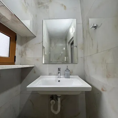 Mustafaraj Apartamento *