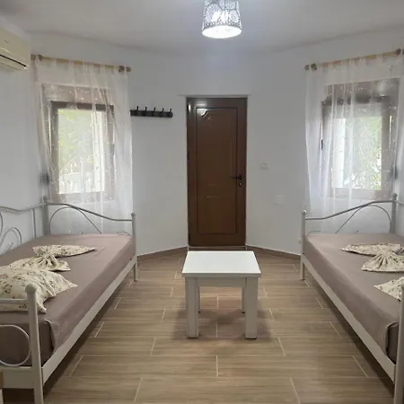 Mustafaraj Apartment Ksamil